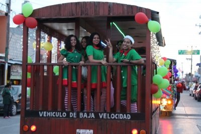 El Tradicional Desfile Navideño del Colegio Stratford.